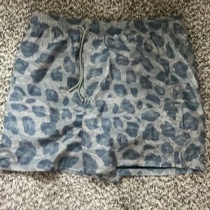 Men’s Camo XL Kith shorts